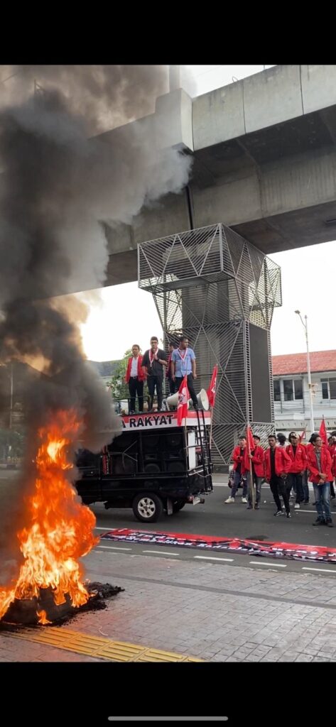 DPP GMNI menggelar aksi unjuk rasa di depan kantor Kementerian ATR/BPN Jumat (26/9/2025).(Foto : Dok. DPP GMNI)